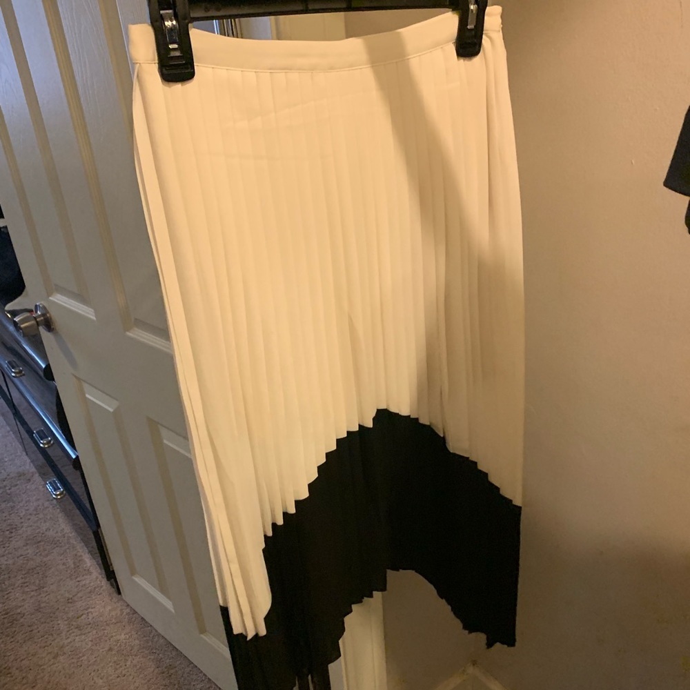 High waisted elegant skirt - Picture 3 of 3